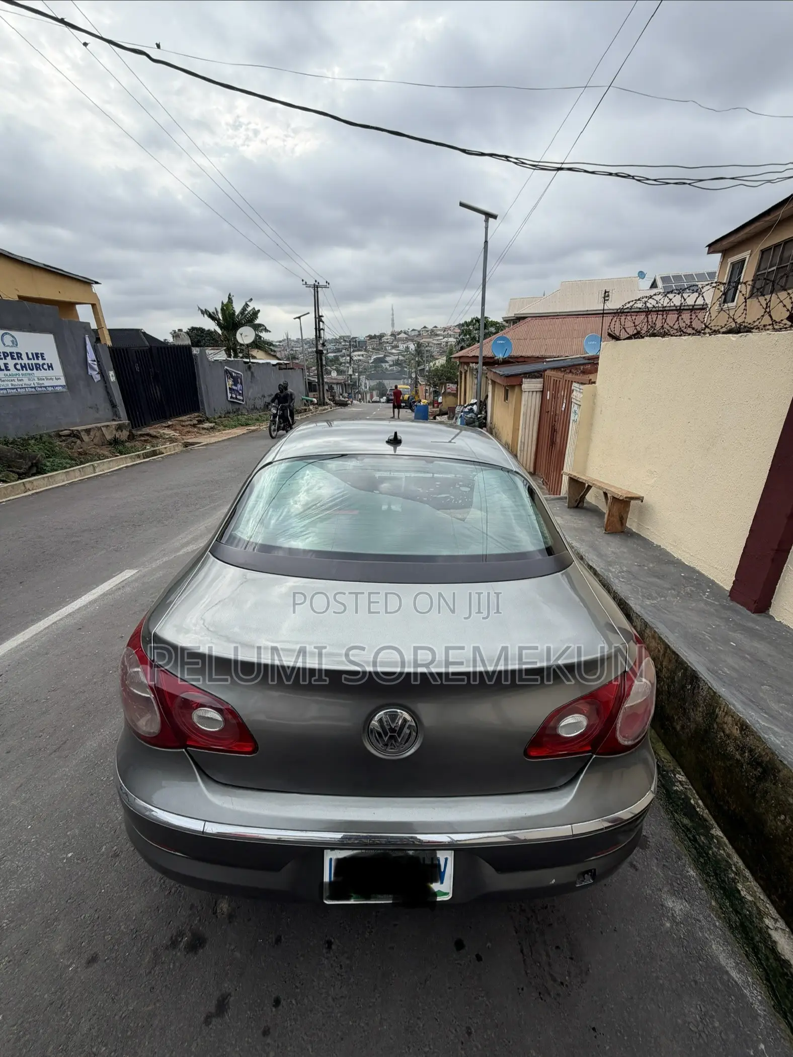 Volkswagen Passat 2010 Gray