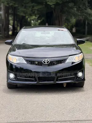 Toyota Camry SE 4dr Sedan (2.5L 4cyl 6A) 2013 Black