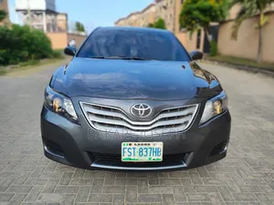 Toyota Camry LE 4dr Sedan (2.5L 4cyl 6AM) 2010 Gray