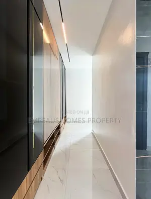 5 Bedroom Fully Detached Duplexe