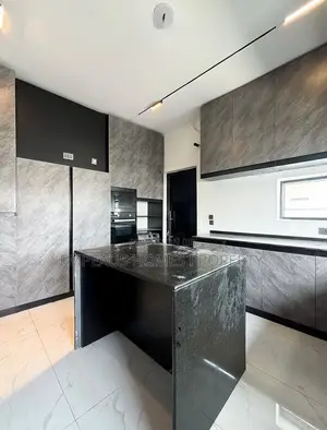 5 Bedroom Fully Detached Duplexe