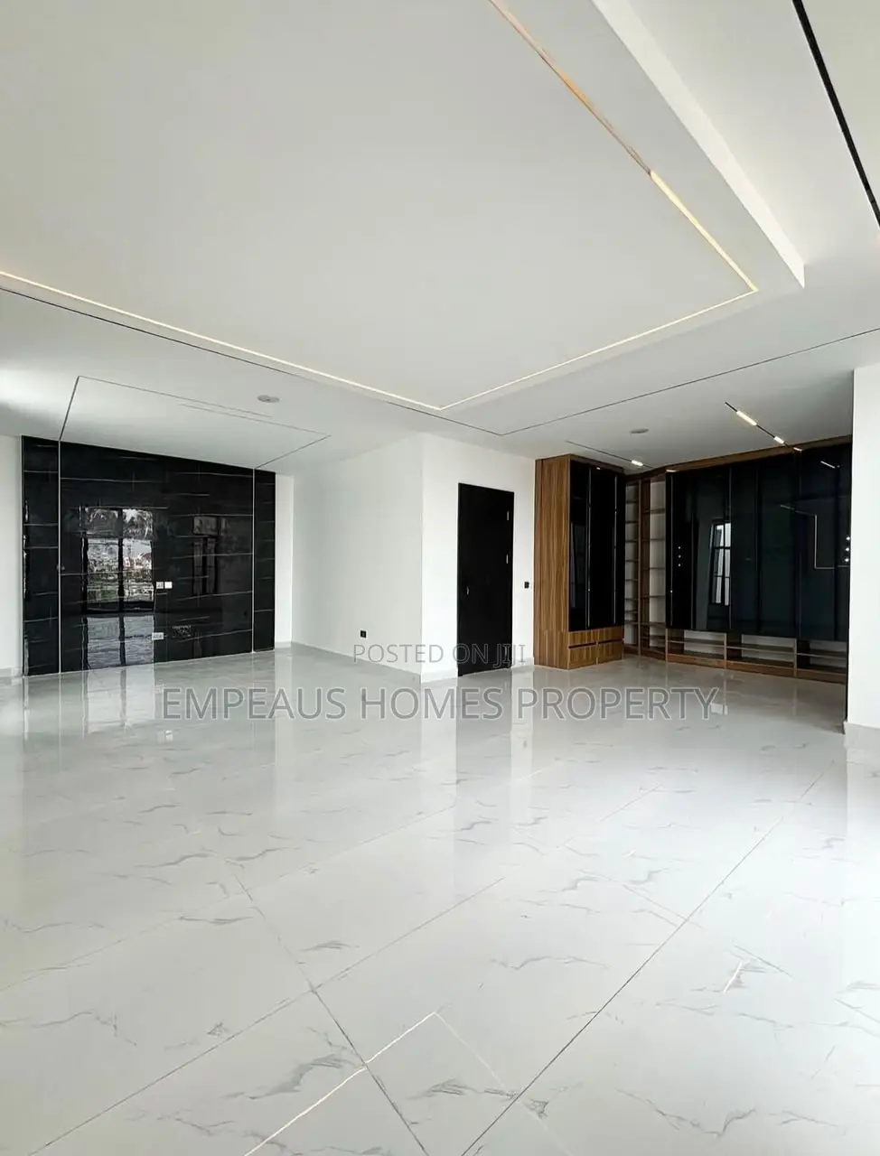 5 Bedroom Fully Detached Duplexe