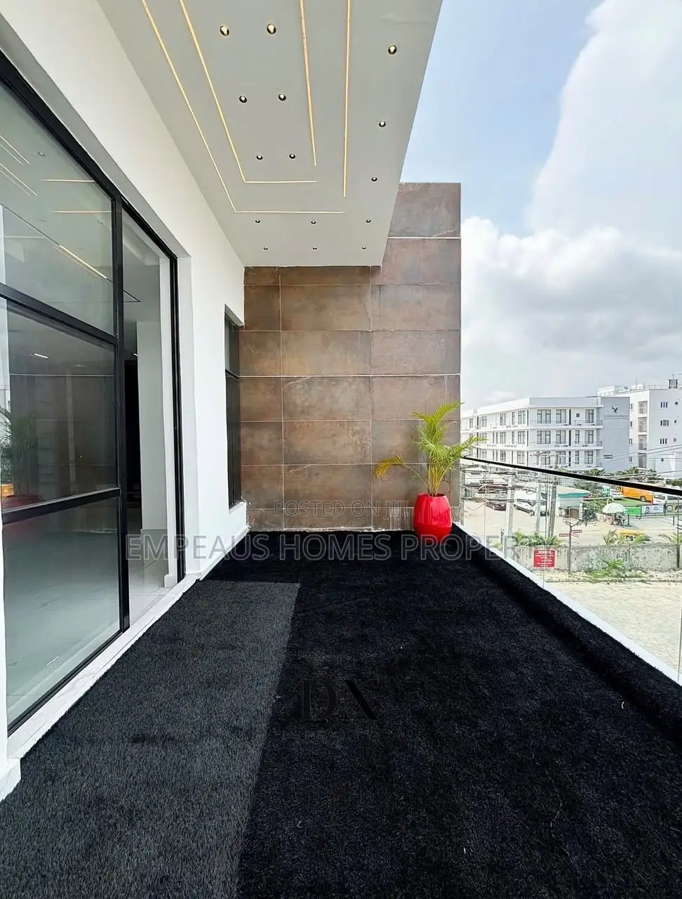5 Bedroom Fully Detached Duplexe