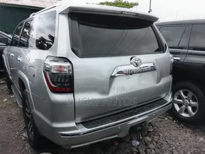 Toyota 4-Runner 2015 Silver