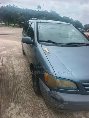 Toyota Sienna LE 2002 Blue