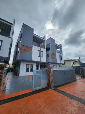 5bdrm Duplex in Opebi for sale