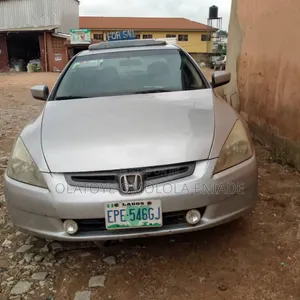 Honda Accord 2004 Silver