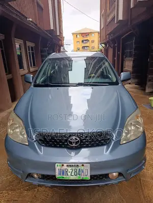 Toyota Matrix XR Hatchback FWD (1.8L 4cyl 4A) 2005 Blue