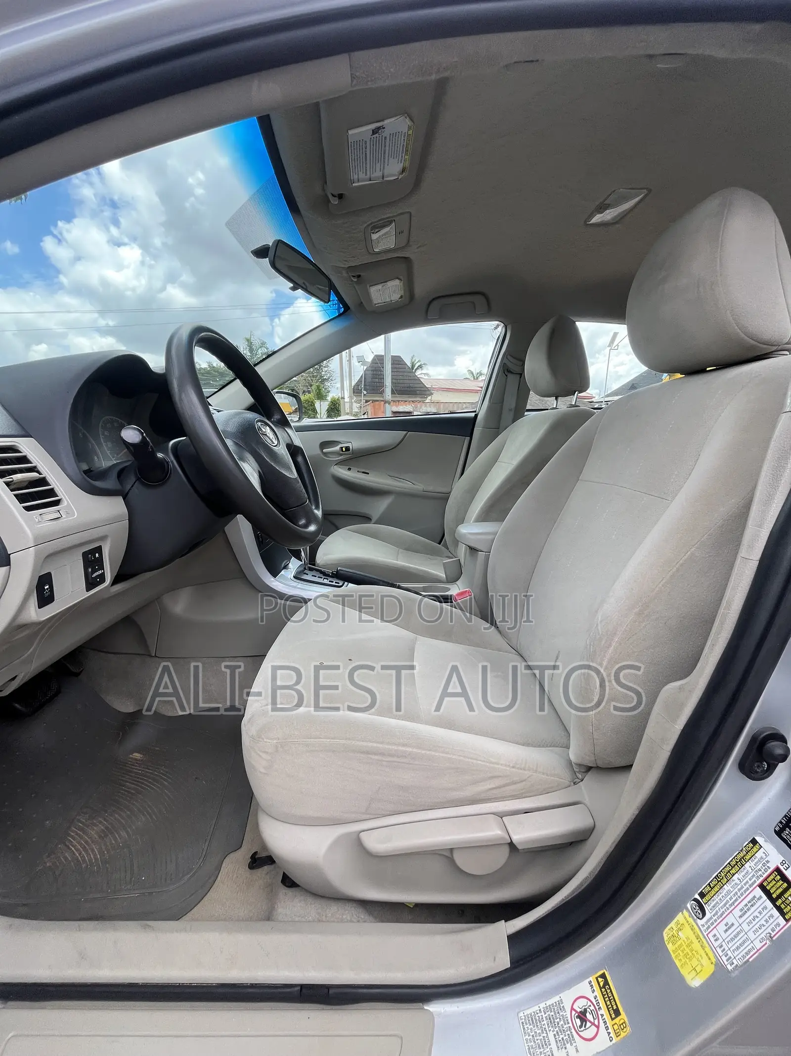 Toyota Corolla 2011 Silver