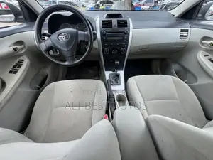 Toyota Corolla 2011 Silver