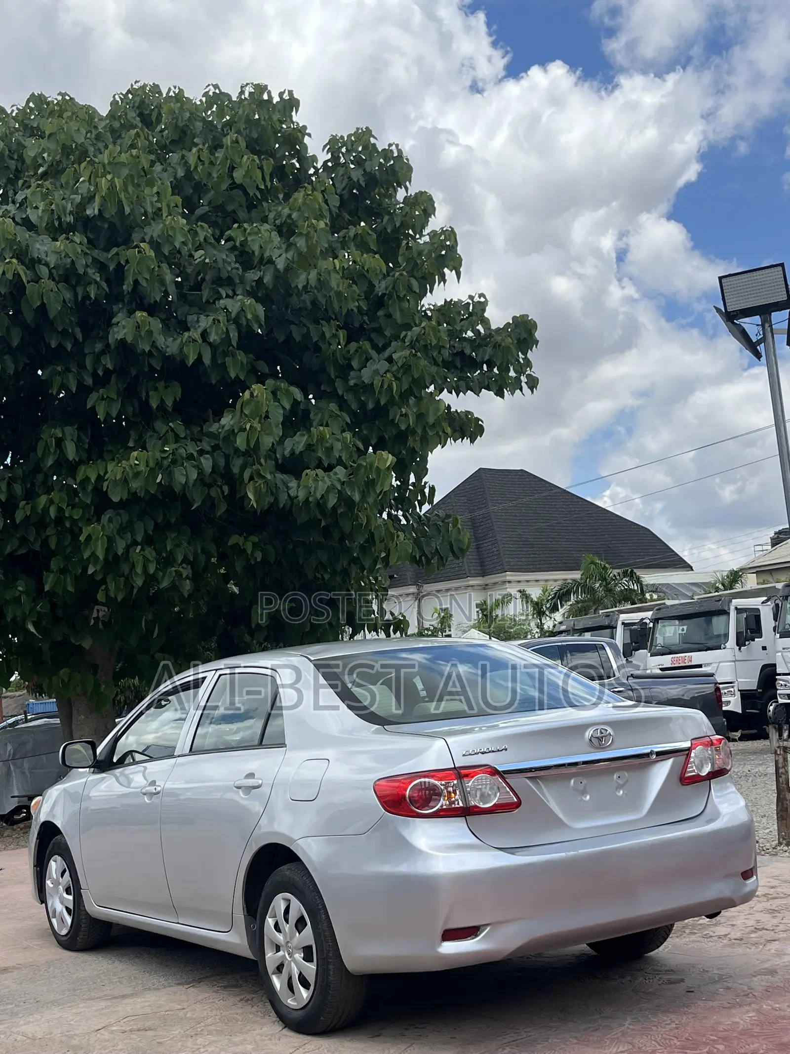 Toyota Corolla 2011 Silver