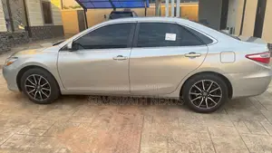 Toyota Camry LE 4dr Sedan (2.5L 4cyl 6A) 2015 Silver