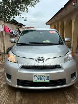 Scion xD Base 2008 White