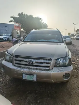 Toyota Highlander 2005 Gold