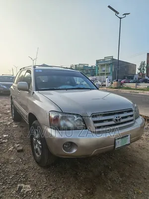 Toyota Highlander 2005 Gold