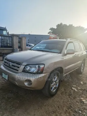 Toyota Highlander 2005 Gold