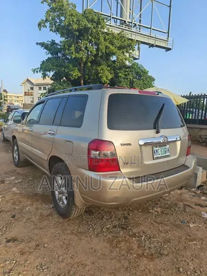 Toyota Highlander 2005 Gold