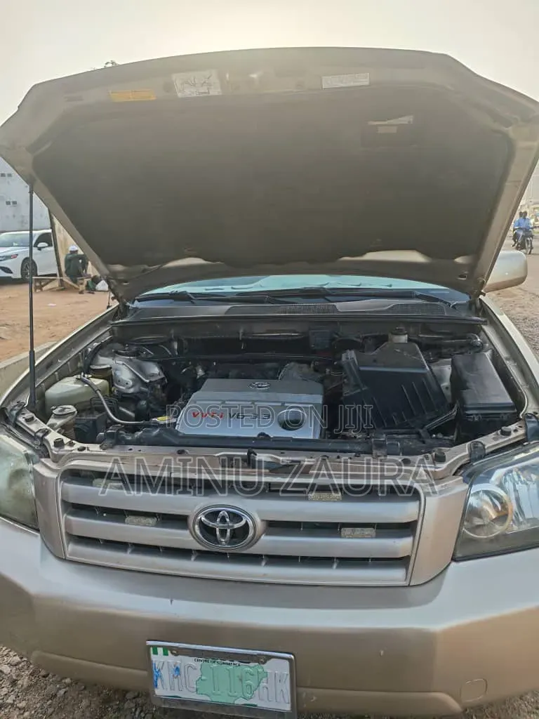 Toyota Highlander 2005 Gold