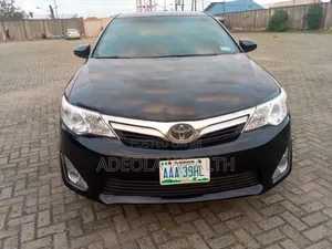 Toyota Camry XLE 4dr Sedan (2.5L 4cyl 6A) 2013 Black