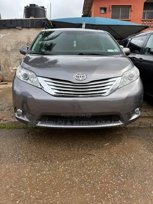 Toyota Sienna LE 7-Passenger 4dr Minivan AWD (3.5L 6cyl 6A) 2015 Gray