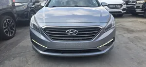 Hyundai Sonata SE 4dr Sedan (2.4L 4cyl 6A) 2015 Gray