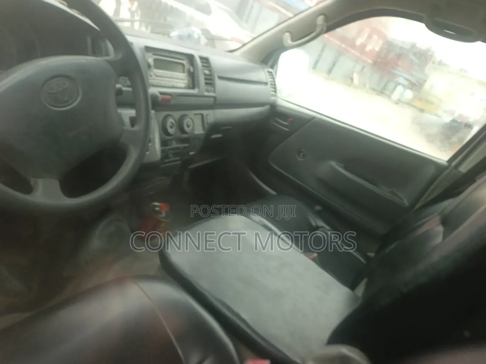 Toyota HiAce 2011 White