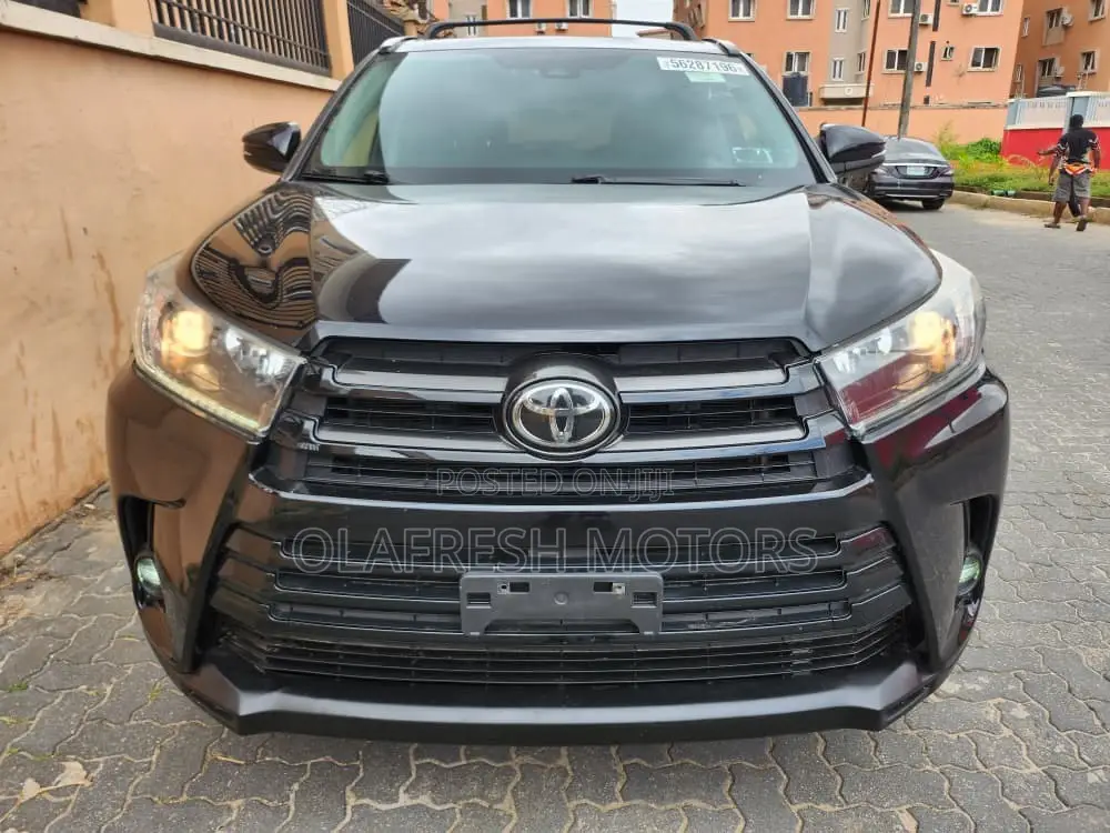 Toyota Highlander SE 2019 Black