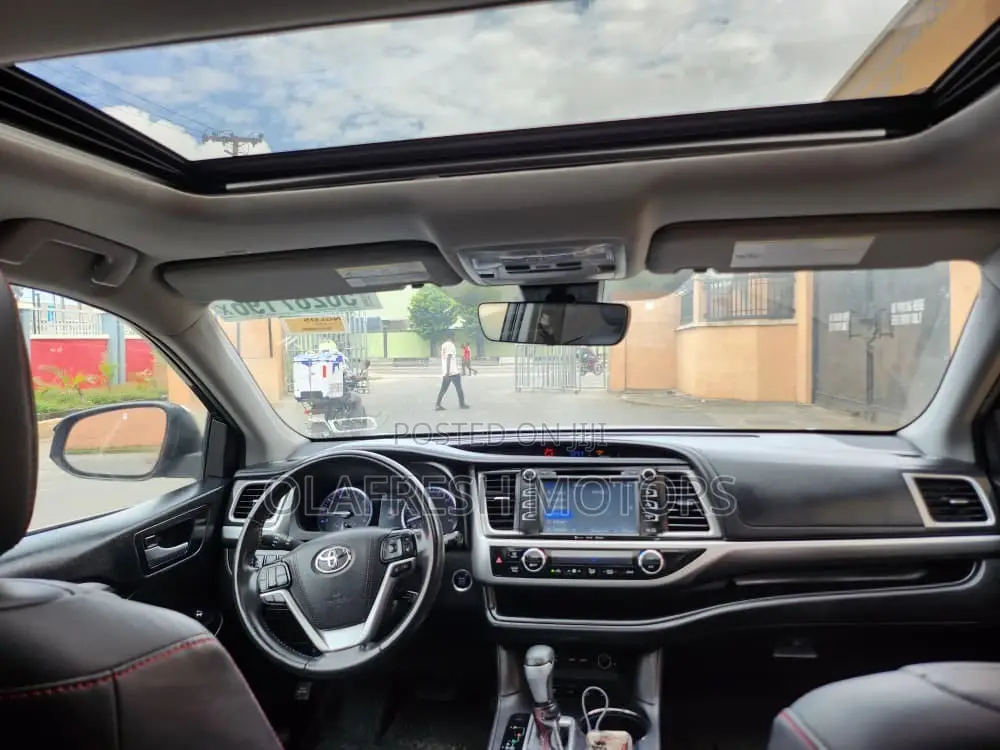Toyota Highlander SE 2019 Black