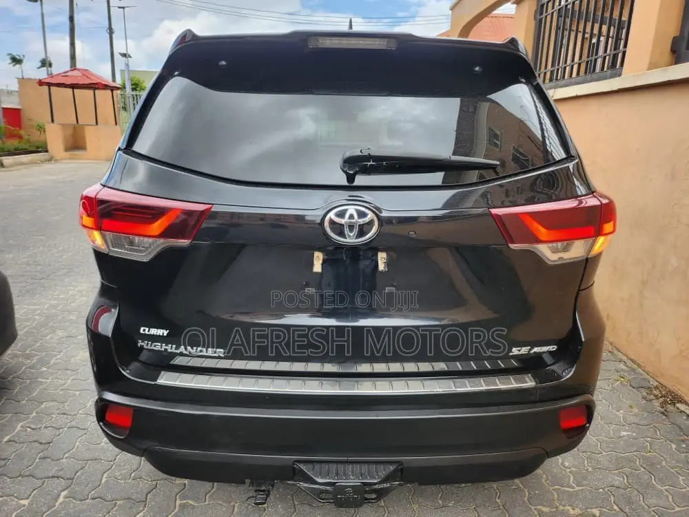 Toyota Highlander SE 2019 Black