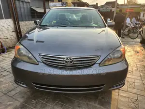 Toyota Camry 2005 Gray