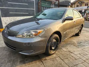 Toyota Camry 2005 Gray