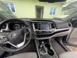 Toyota Highlander 2016 Blue