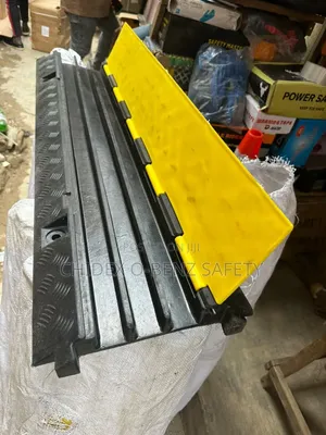 3-Channel Heavy-Duty Rubber Cable Protector Ramp