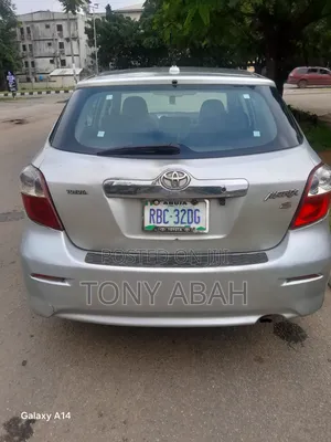 Toyota Matrix S Hatchback AWD (2.4L 4cyl 4A) 2009 Silver