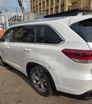 Toyota Highlander XLE 4dr SUV (3.5L 6cyl 6A) 2015 White
