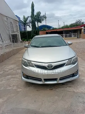 Toyota Camry SE 4dr Sedan (3.5L 6cyl 6A) 2014 Silver