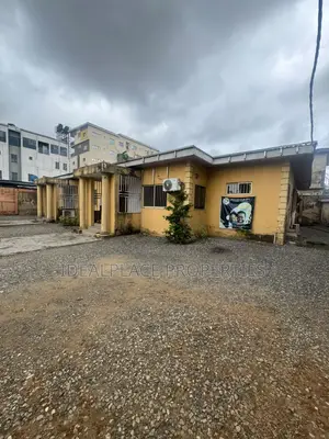 3bdrm Bungalow in Ikeja GRA for rent