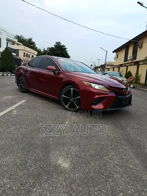 Toyota Camry XSE FWD (2.5L 4cyl 8AM) 2018 Red