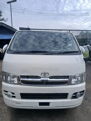 Toyota HiAce 2014 White