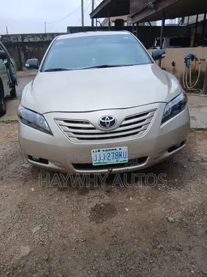 Toyota Camry LE 4dr Sedan (2.4L 4cyl 5A) 2008 Gold