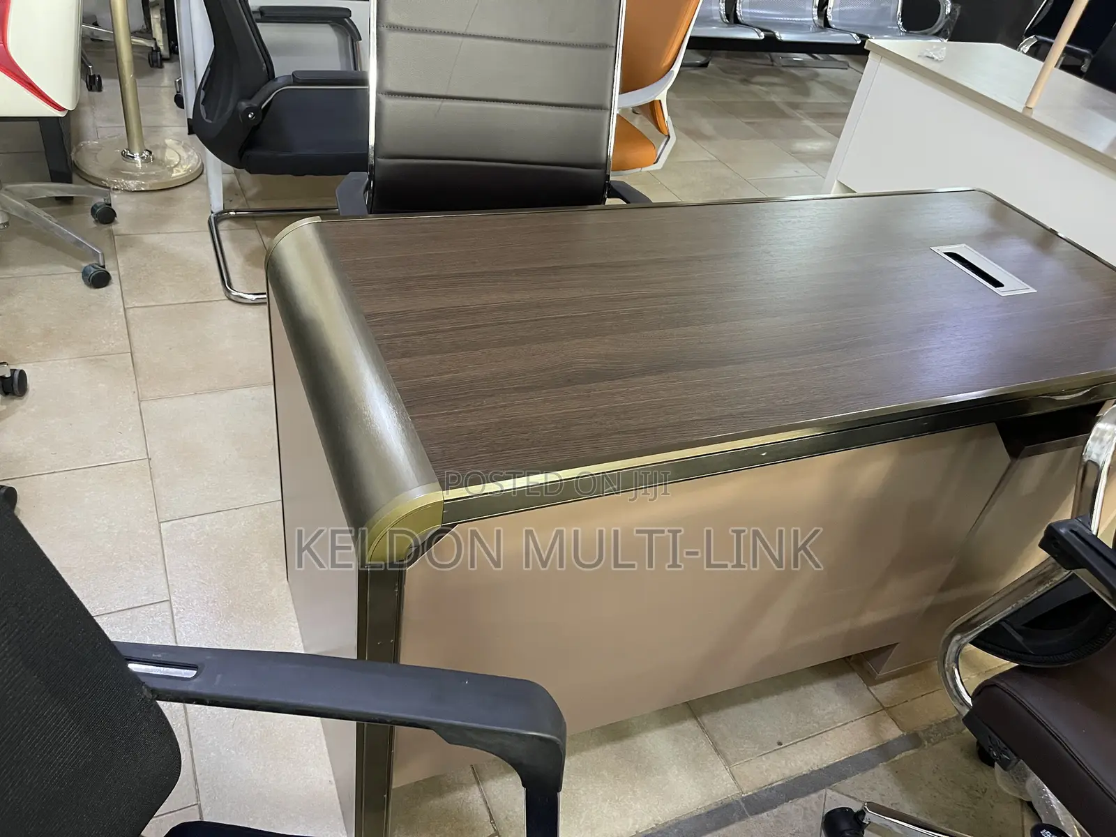 Curved Side Office Table