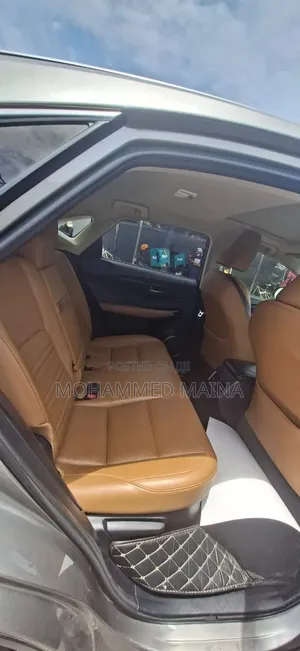 Lexus NX 2017 Silver