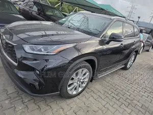 Toyota Highlander XLE 2021 Black