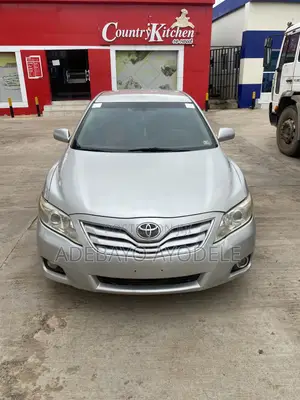 Toyota Camry LE 4dr Sedan (2.5L 4cyl 6AM) 2010 Silver