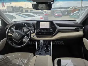 Toyota Highlander XLE 2021 Black