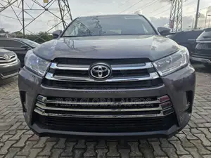Toyota Highlander XLE V6 4x2 (3.5L 6cyl 6A) 2016 Gray