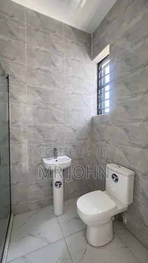 4bdrm House in Ikota Owo Pr, Lekki for rent