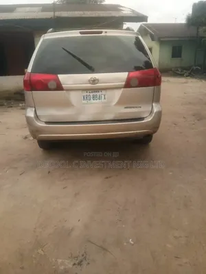 Toyota Sienna LE FWD 2006 Gold