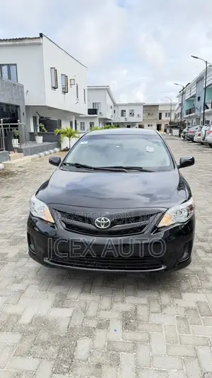 Toyota Corolla L 4dr Sedan (1.8L 4cyl 5M) 2013 Gray