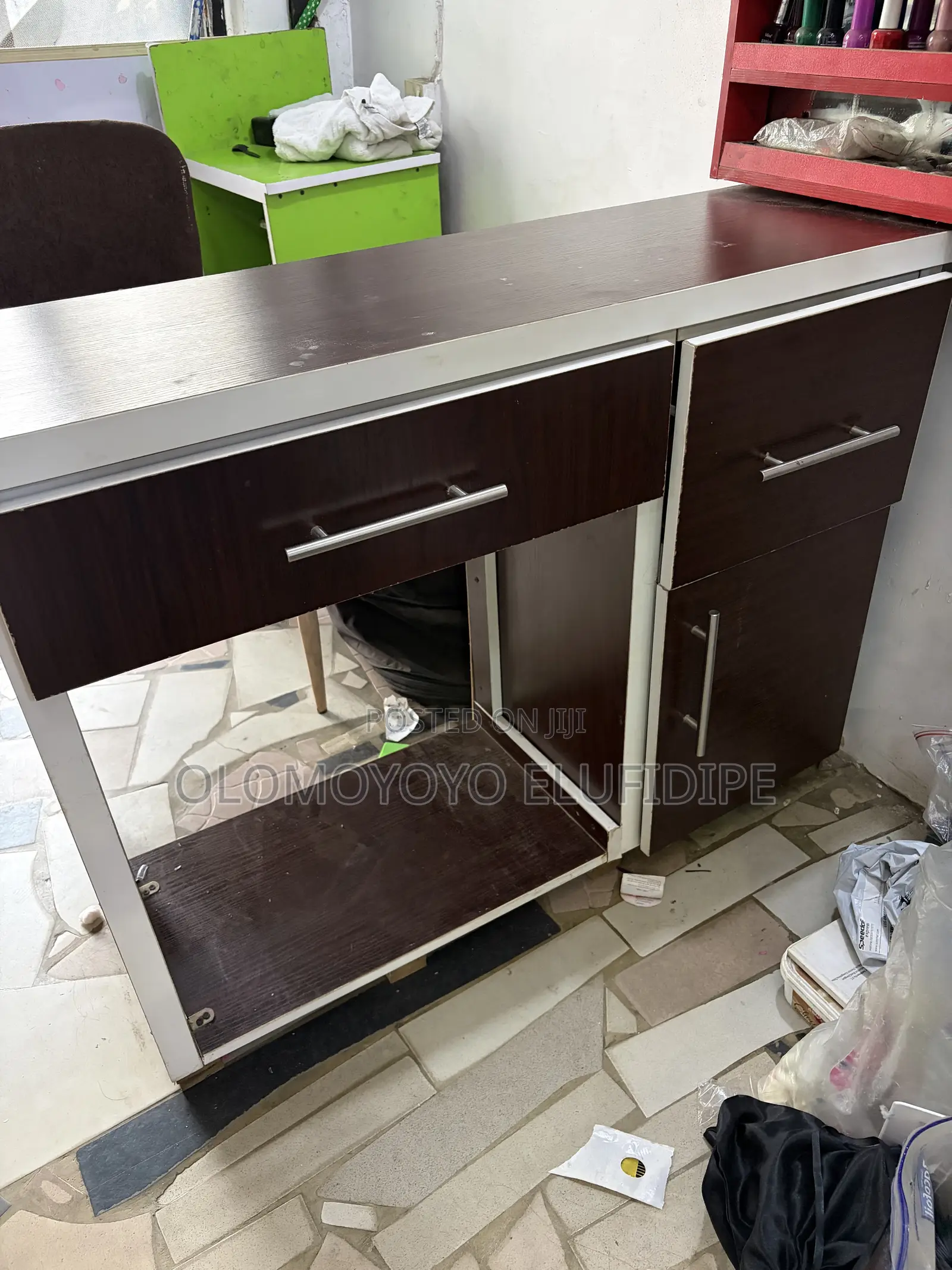 Nail Table With Drawers